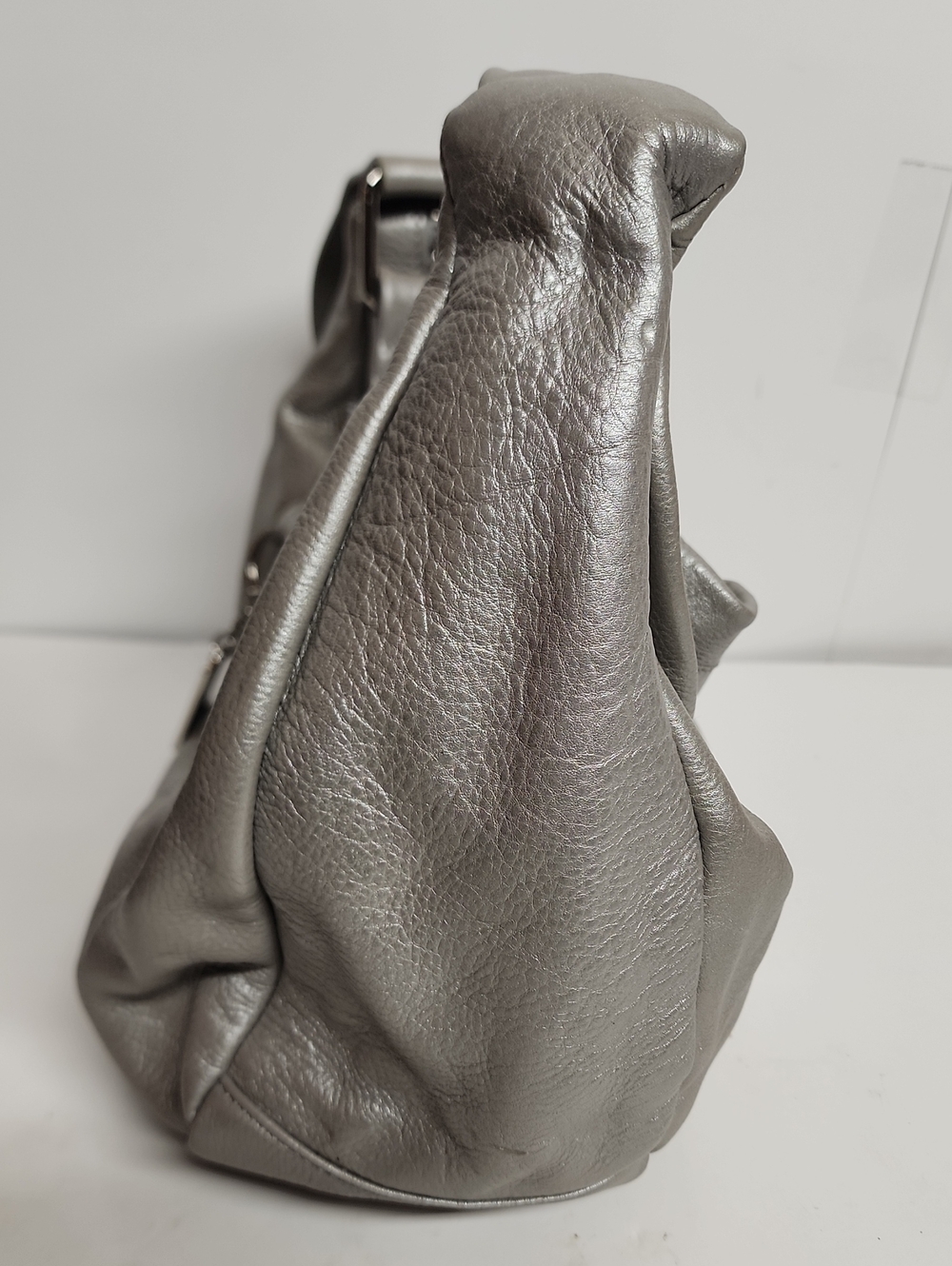 LUCE Sleek Pebbled Leather Shoulder Hobo Bag in Light Gray Minimalist Quality! - Picture 5 of 11